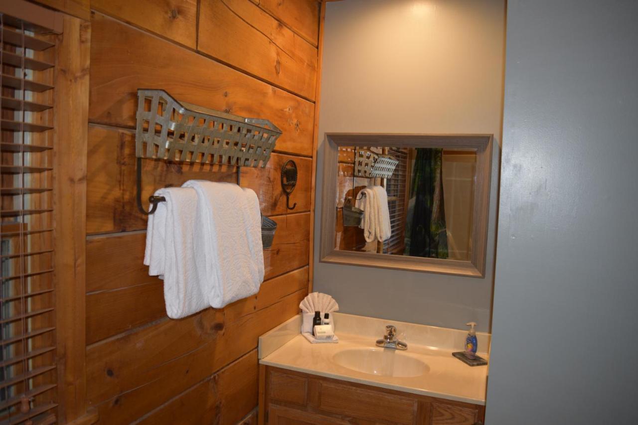 Paradise Point Pigeon Forge Bagian luar foto