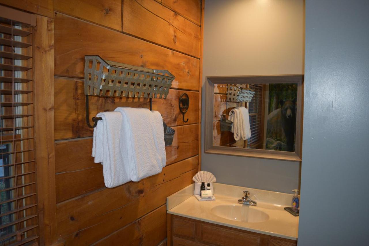 Paradise Point Pigeon Forge Bagian luar foto